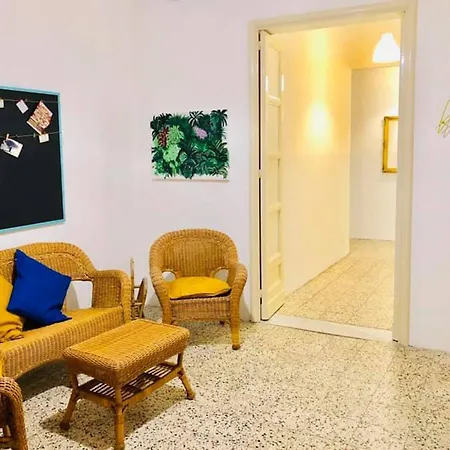فندق مبيت وإفطار Living Simply 2*
